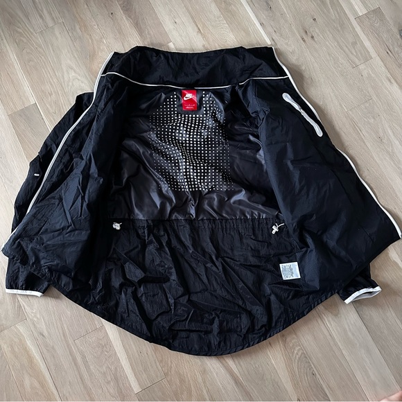 Nike jacket - Picture 3 of 6